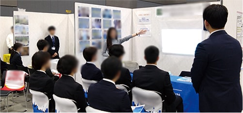 写真：企業ブースの様子